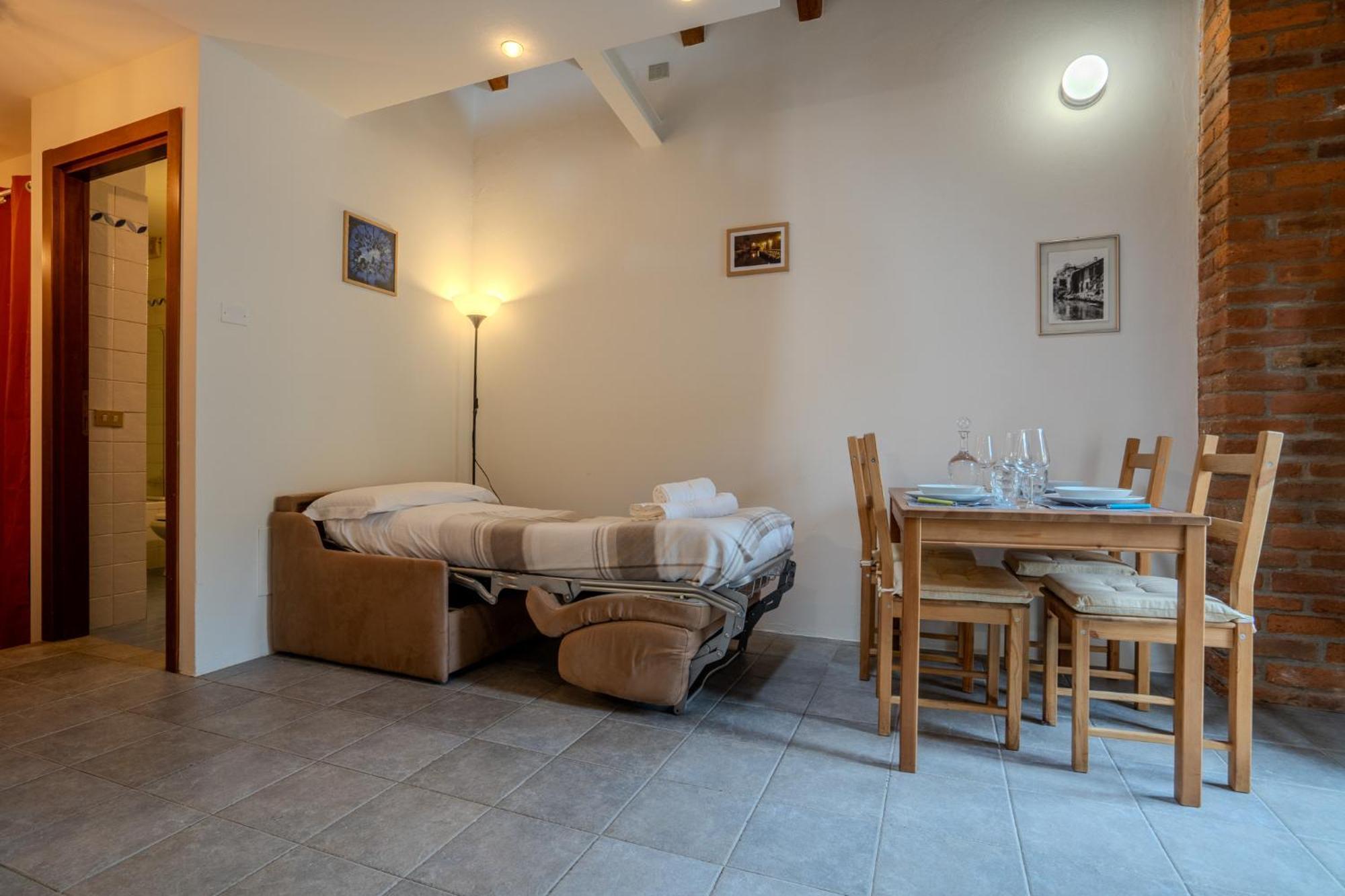 Apartment Caseospitali - Casa Acqua E Cielo, Nido Sul Naviglio Martesana Milan